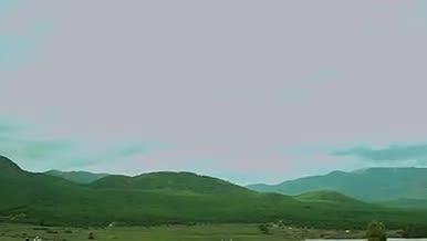 大山草原泉水蓝天白云视频的预览图